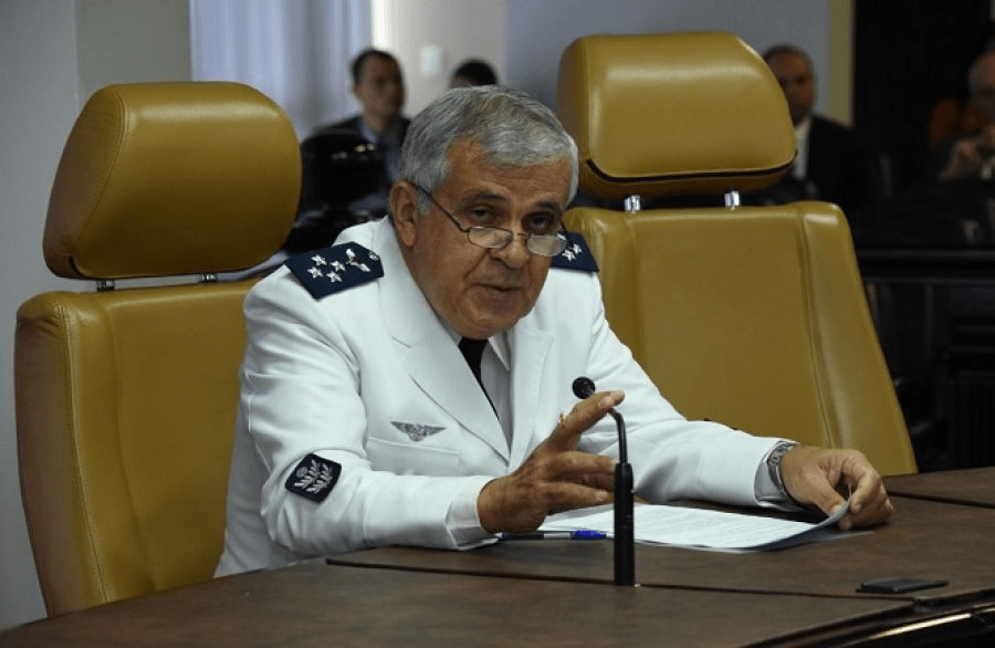 Defesa de Bolsonaro pede afastamento de ministro do STM do caso