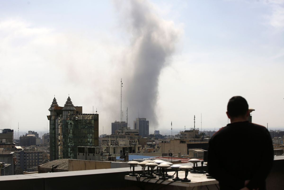 Iranianos descrevem noite de bombardeio “intenso”