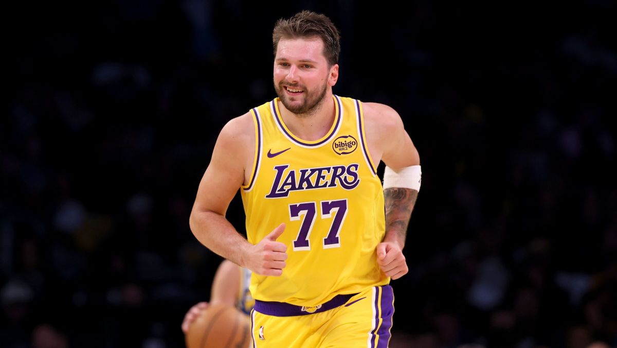 Luka Doncic brilha, entra em lista seleta e Lakers vencem Pacers sem LeBron