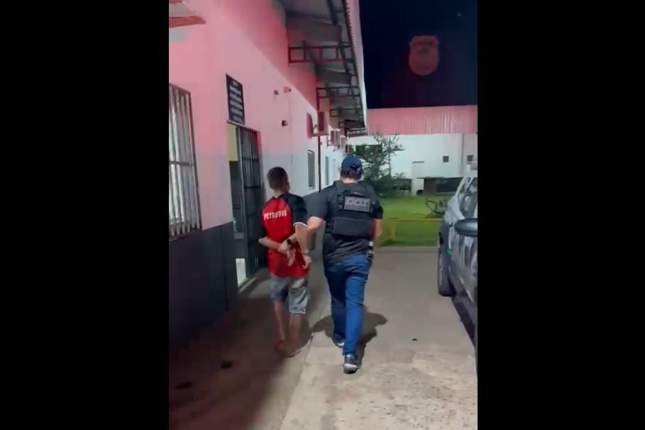 Suspeito de matar vizinho com pá tem casa incendiada na Capital 