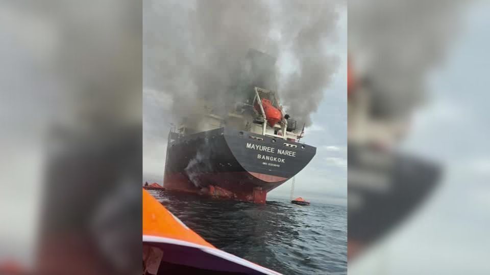 Três pessoas estão desaparecidas após explosão em navio no Oriente Médio