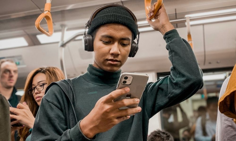 A geração Z quer desligar: Por que os jovens estão cansados das redes sociais e dos celulares?