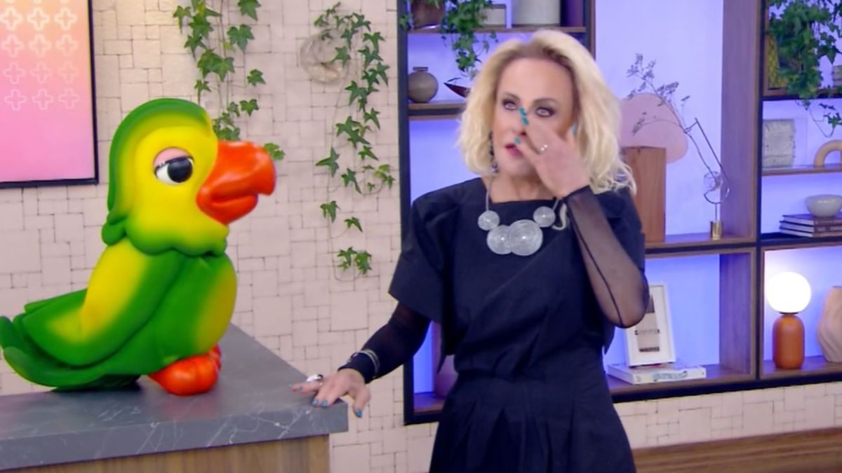 Ana Maria Braga chora ao falar da morte do pai de Ana Paula Renault