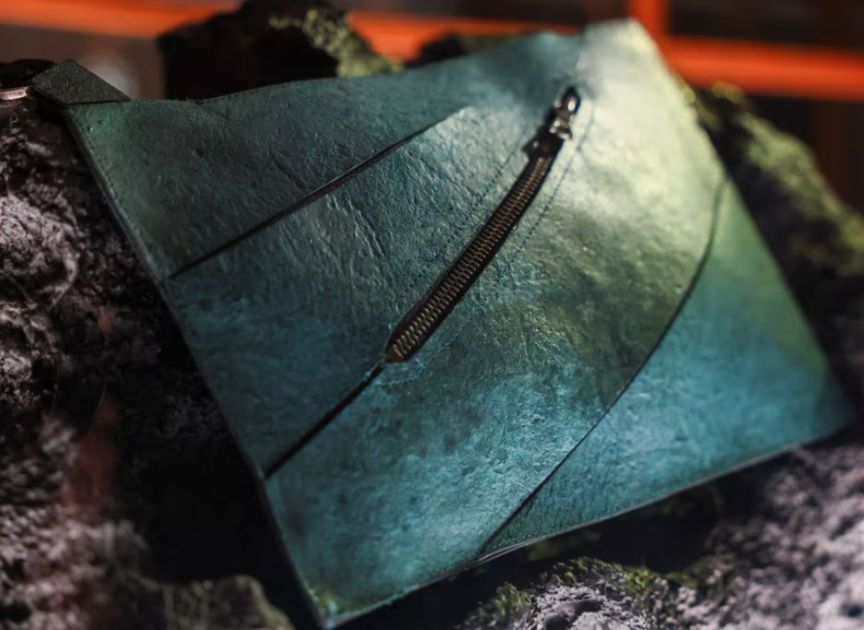 Cientista diz ter criado bolsa de colágeno de T. rex e gera intriga mundial