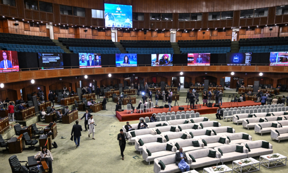 Delegações dos EUA e do Irã se encontram no Paquistão para negociações de paz