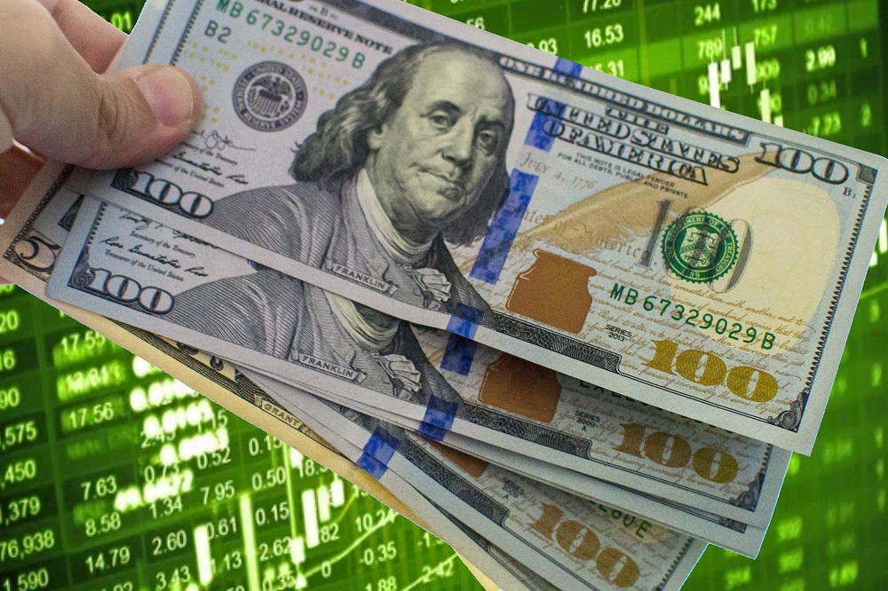 Dólar tem queda de 2,88% na semana e fecha sexta próximo dos R$ 5