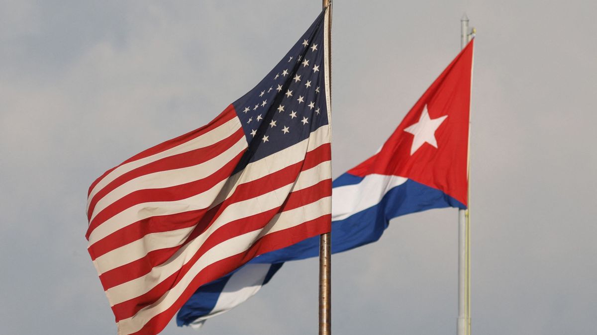 EUA pressionam cubanos por reformas durante reunião em Havana