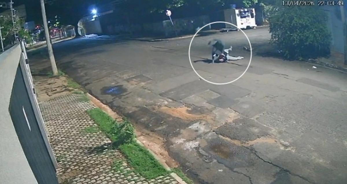  Ex não aceita fim do casamento e ataca mulher que voltava para casa após o trabalho