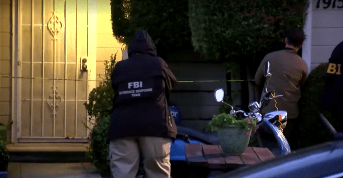 FBI revista casa de suspeito de tiroteio durante jantar com Trump