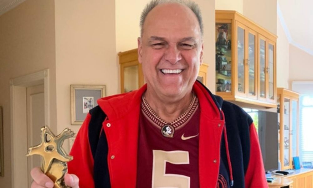 Flamengo aposenta camisa 14 do basquete em homenagem a Oscar: ‘Eterno’