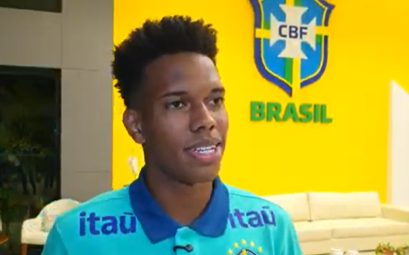 Lesão na coxa deve deixar Estêvão fora da Copa do Mundo, diz jornal