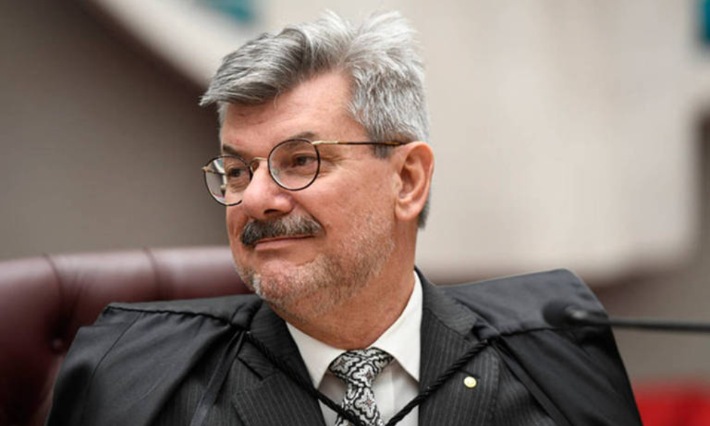 Ministro do STJ acusado de assédio sexual mantém salário de R$ 100 mil por mês