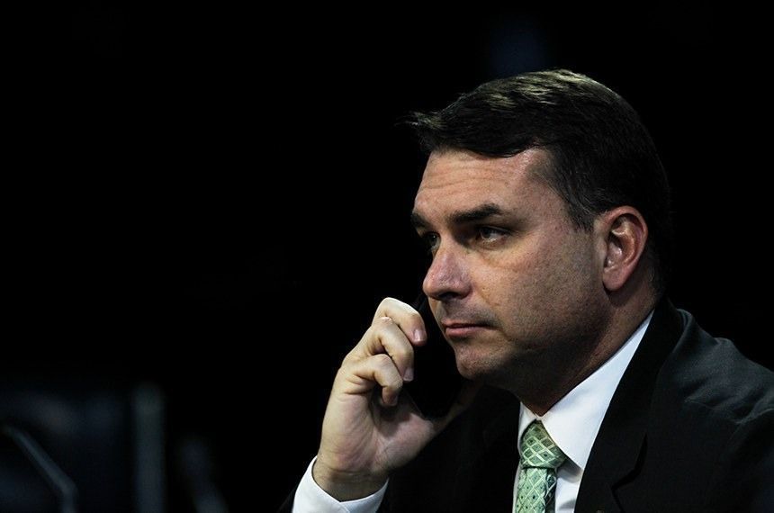 PL tem racha e enfrenta dilema sobre palanque de Flávio Bolsonaro no DF