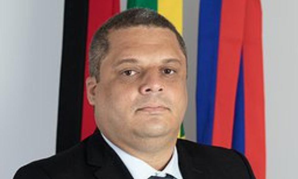 Prefeito eleito no domingo é afastado por suposta ligação com o CV