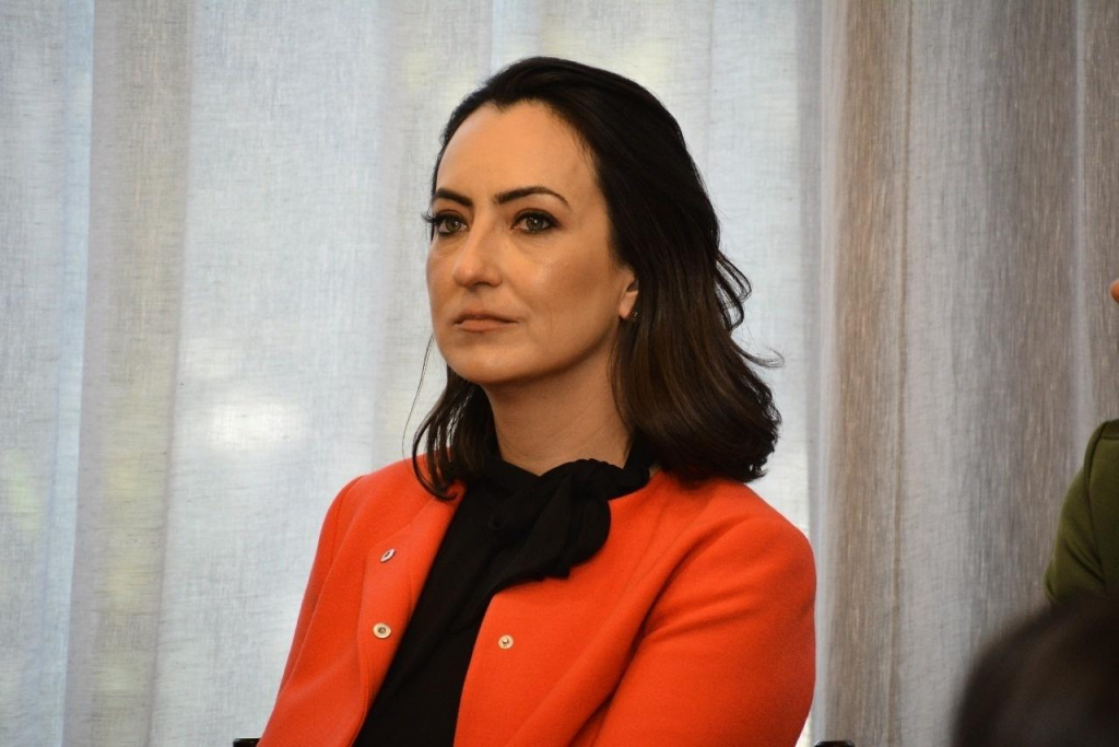 Saúde rebate Rosangela Moro sobre contrato com ONG que defende crianças trans: ‘Palanque político’