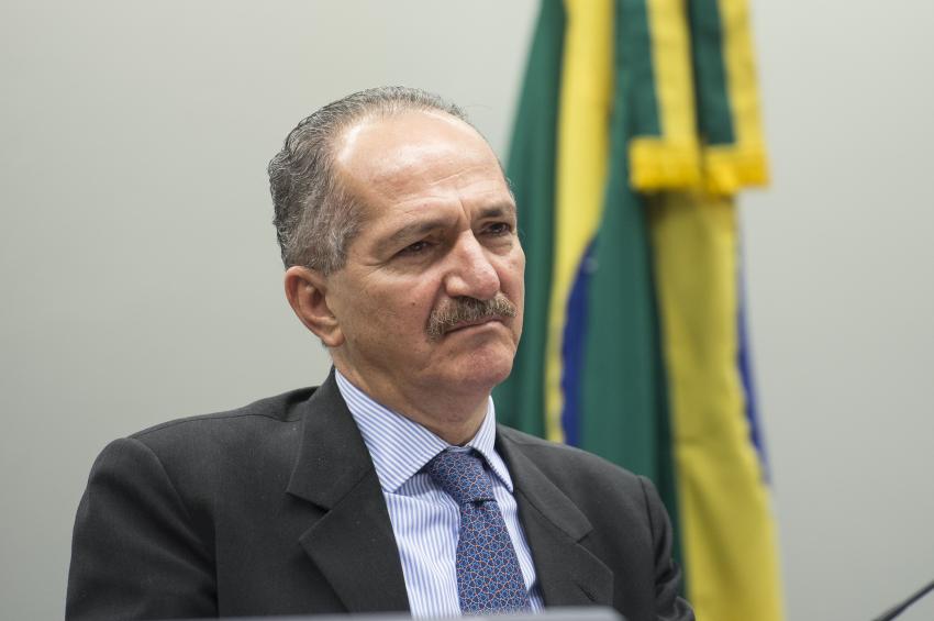 ‘STF não pode ser uma instituição que pare o Brasil’, diz Aldo Rebelo