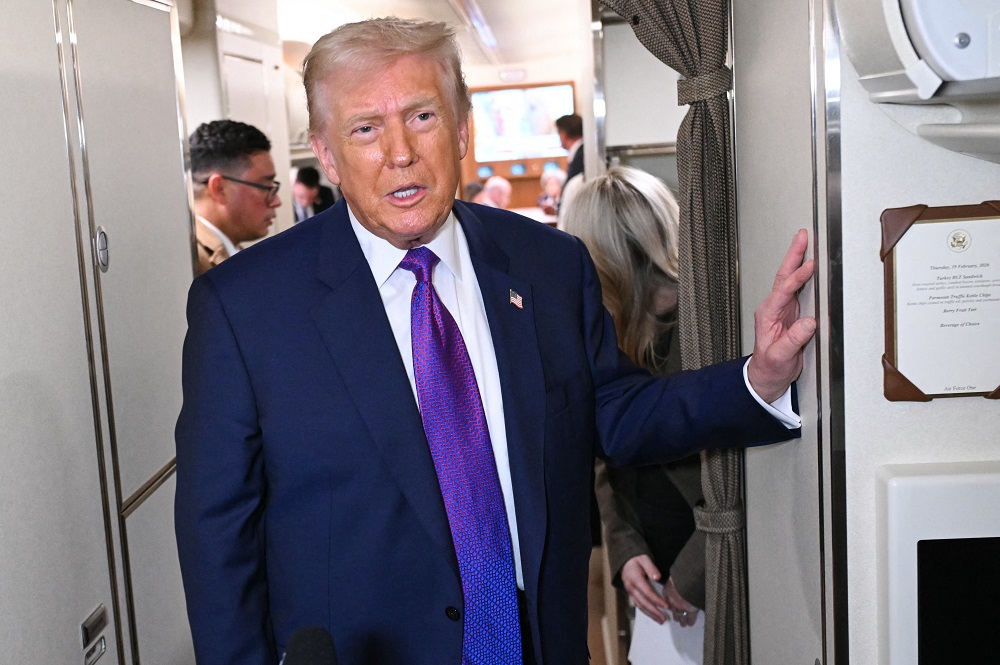 Trump diz que pode ‘passar’ em Cuba depois das tensões com Irã