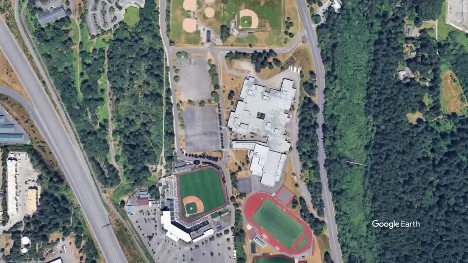 Ataque a faca em escola de Washington deixa pelo menos 6 ficaram feridos