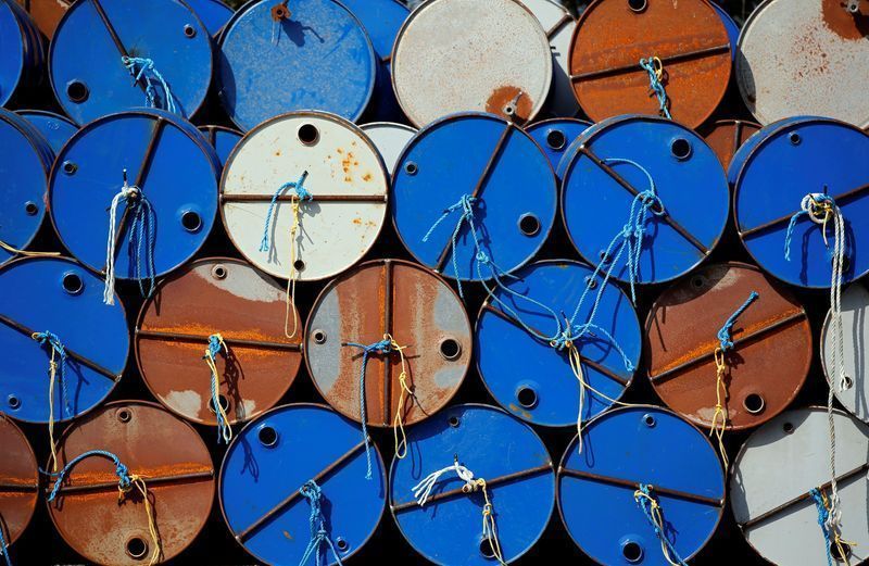 Estoques de petróleo nos EUA caem mais de 3 milhões de barris, revela DoE