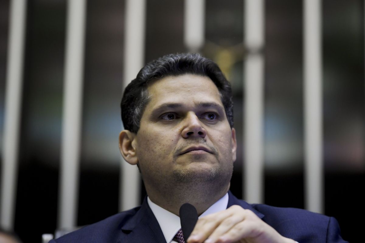 Alcolumbre pauta PEC em prol de agentes de saúde com impacto de R$ 28 bi