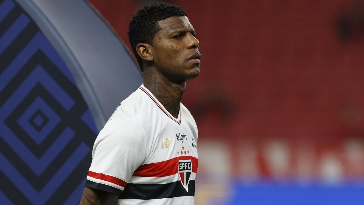 Arboleda revela depressão e pede desculpas à torcida do São Paulo: “Errei”