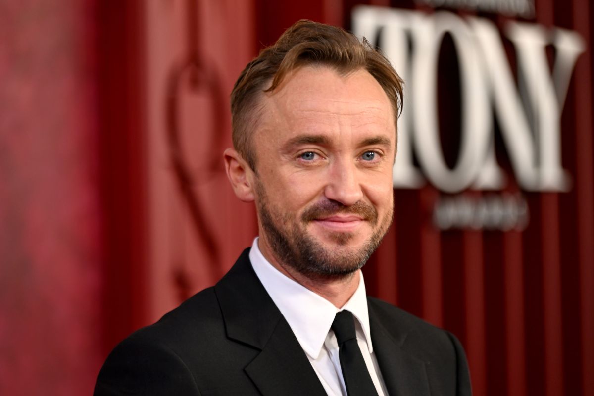 Ator de “Harry Potter” termina namoro e cria perfil em aplicativo de namoro