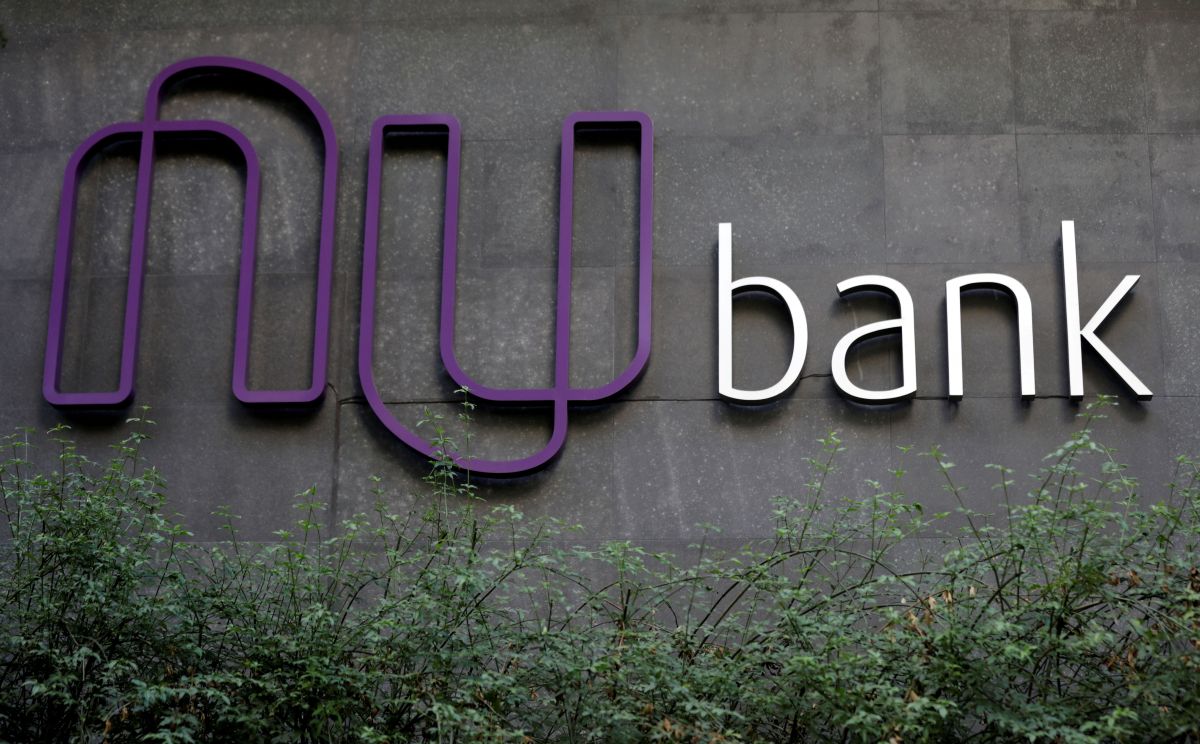 Nubank nega fim de atividades e diz que mensagem a clientes foi um “erro”