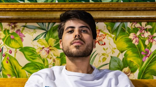 Quem era Lucas Frota, produtor brasileiro morto em acidente aéreo no Rio