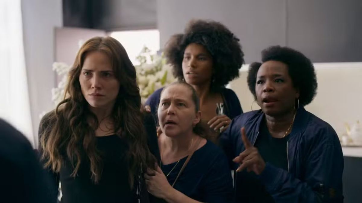 Velório de Arthur tem barraco entre Pilar e Adriana em “Quem Ama Cuida”