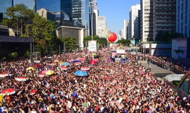 30ª Parada LGBT+ de SP chama público para as urnas nas próximas eleições