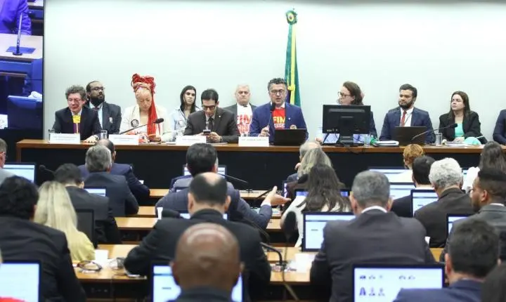 6×1: veja como cada deputado votou na comissão especial da Câmara