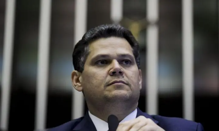 Alcolumbre pauta PEC em prol de agentes de saúde com impacto de R$ 28 bi