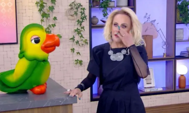 Ana Maria Braga chora ao falar da morte do pai de Ana Paula Renault