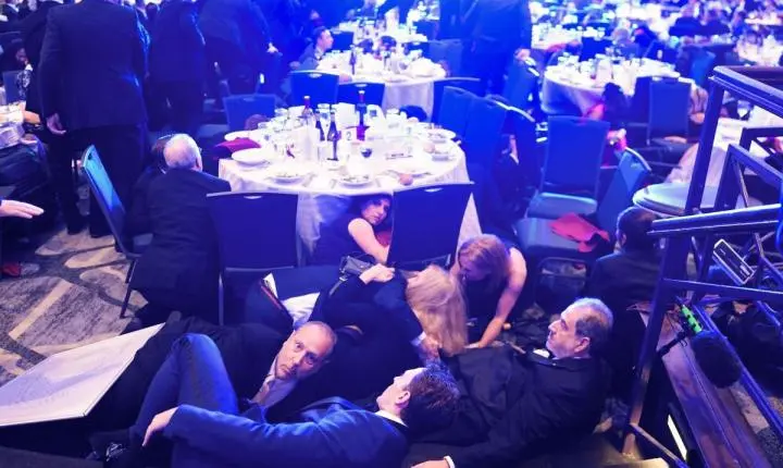 Âncora da CNN presente em jantar em Washington relata momentos após tiros