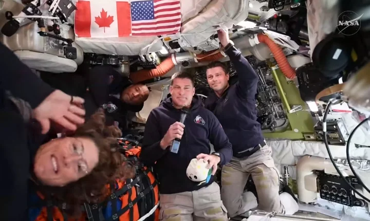 Artemis II: astronautas voltam à Terra após 10 dias no espaço