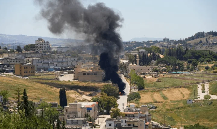 Ataques de Israel matam mais de 20 pessoas no Líbano, diz mídia estatal