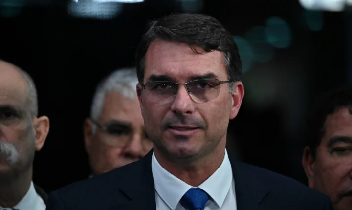 Atlas/Bloomberg é ducha de água fria para Flávio Bolsonaro