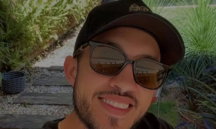 Cantor Grelo revela origem do nome e cogita mudança: “Sou muito família”