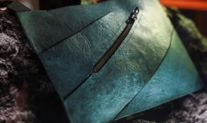 Cientista diz ter criado bolsa de colágeno de T. rex e gera intriga mundial