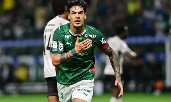 Com um a menos, Palmeiras mantém placar de 1 a 0 contra Athletico-PR