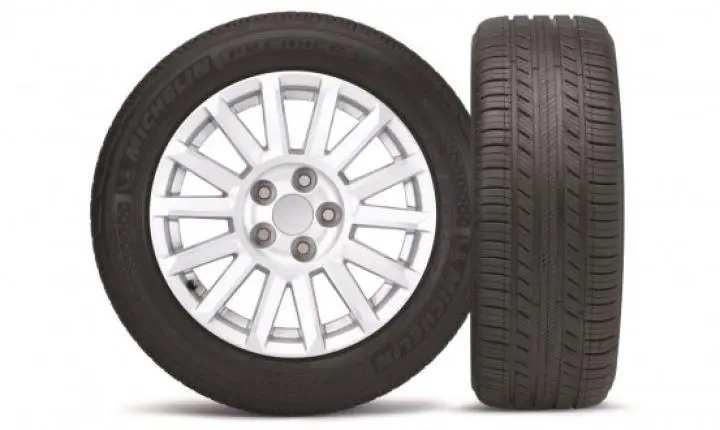 Como calibrar os pneus para viajar no calor: guia técnico essencial