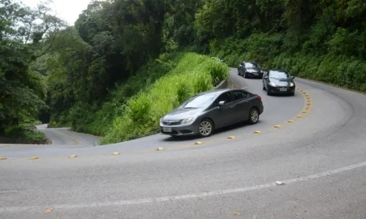 Como preparar o carro para a serra: o checklist de revisão essencial