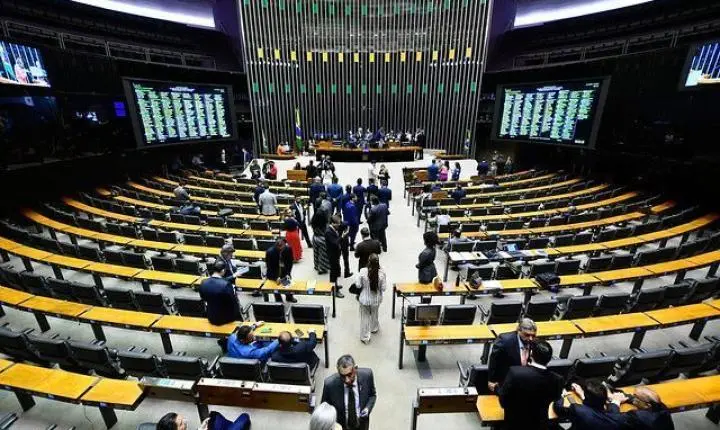 Congresso reage aos decretos de Lula sem resolver nó das Big Techs