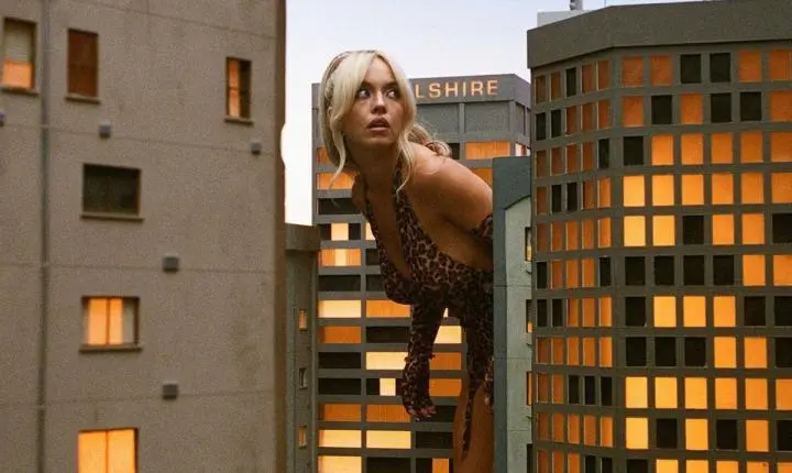 Criador de “Euphoria” diz que Sydney Sweeney insistiu em cenas de nudez