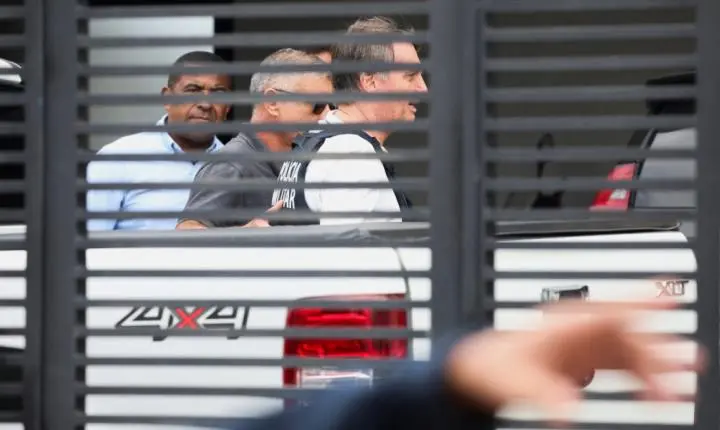 Datafolha: 59% defendem prisão domiciliar de Bolsonaro