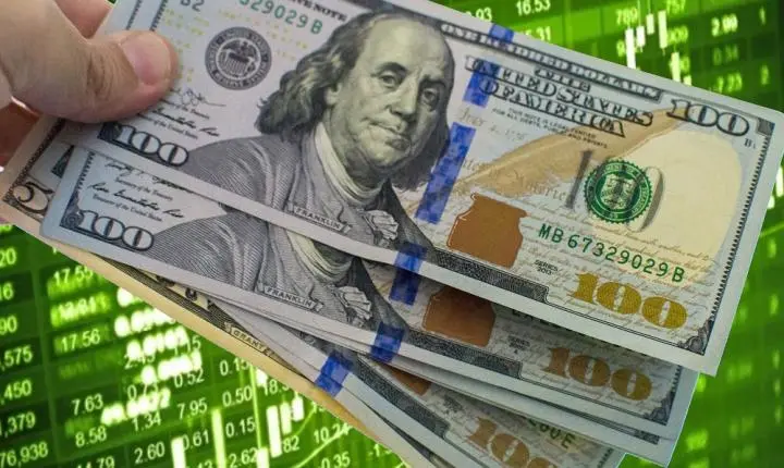 Dólar tem queda de 2,88% na semana e fecha sexta próximo dos R$ 5