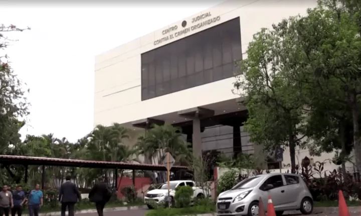 El Salvador julga mais de 400 supostos líderes de gangues por 47 mil crimes