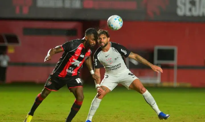 Em jogo apático, Corinthians e Vitória ficam no 0 a 0