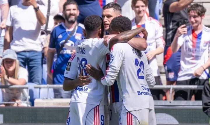 Endrick carimba a trave, mas passa em branco na vitória do Lyon na Ligue 1