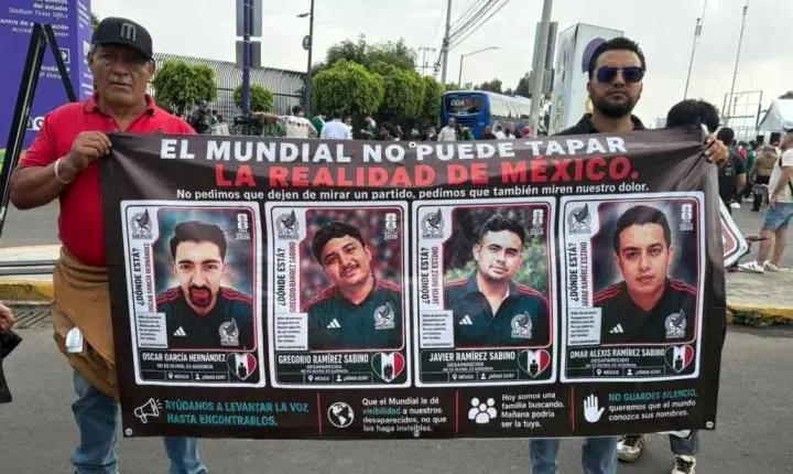 Enquanto o Azteca vivia a Copa, uma família buscava seu filho desaparecido